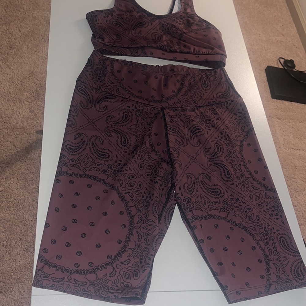 Two piece burgundy paisley biker short set 😍 never worn - Picture 2 of 4